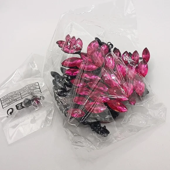 SOLD! Stunning Hot Pink Ornate Bright Statement Necklace & Earrings Set! - Picture 8 of 8